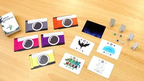 MONSTER PHOTOGRAPHER